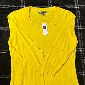 Nwt Beautiful yellow Gap 3/4 sleeves sweater size Small